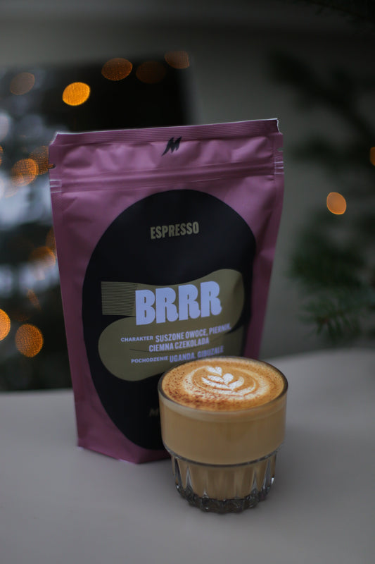 Piernikowy flat white – smak zimy w Twojej filiżance